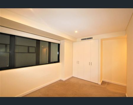 Luxury 2 Bedroom Apartment - Photo 4