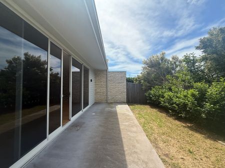 Modern Duplex in the Heart of Berry! - Photo 3