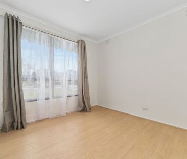 Conveniently Located 3 Bedroom Home - Photo 4