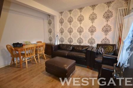 4 Bed - Pitcroft Avenue, University Area - Photo 3