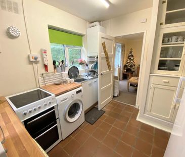 4 bedroom semi-detached house to rent - Photo 6