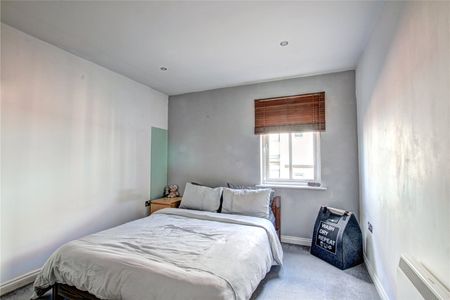 Curzon Place, Gateshead, NE8 2ES - Photo 2