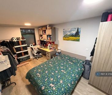 1 bedroom in a flat share to rent - Photo 4