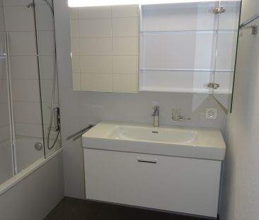 grosse 3.5-Zimmerwohnung mit zusätzlicher Galerie und eigener Wasch... - Photo 2