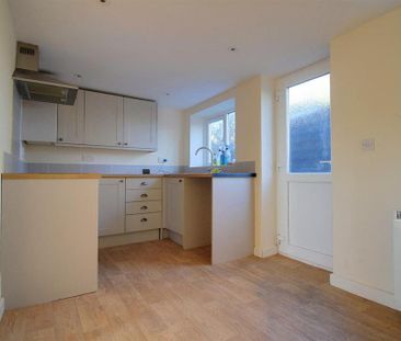 3 bedroom terraced house to rent - Photo 6