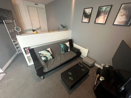 Studio Flat, The Rotunda, B2 - Photo 2