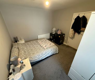 Market Street, Church Gresley, DE11 - Photo 2