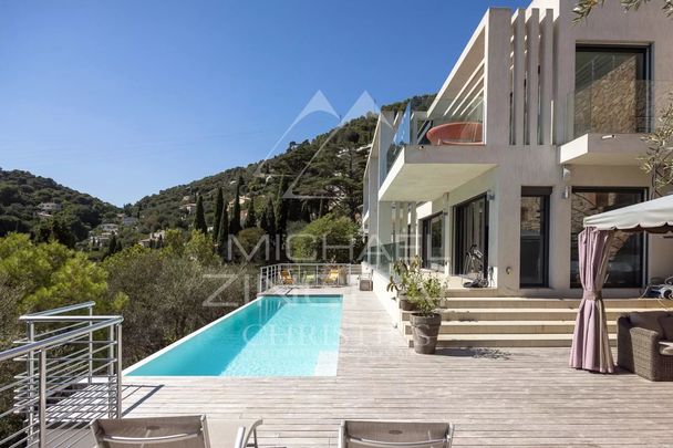 Villefranche-sur-Mer – Superbe villa contemporaine avec vue mer - Photo 1
