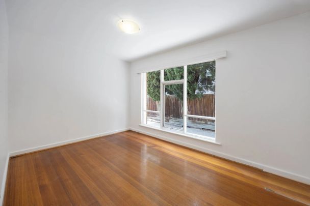 POSITION PERFECT ON ACLAND STREET - Photo 1