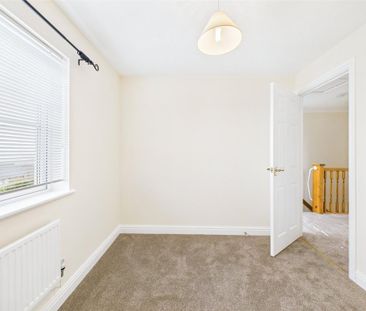 3 bedroom detached house to rent - Photo 3