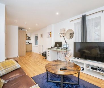 John Thornycroft Road - Photo 4