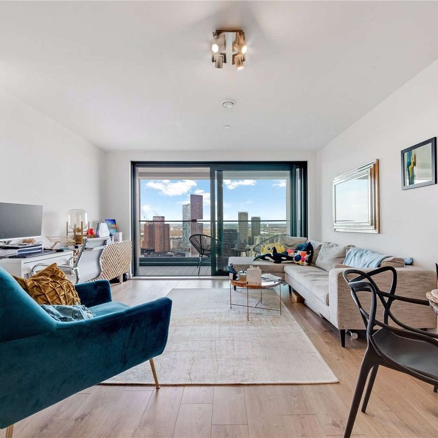 This one bedroom apartment in Legacy Tower, Stratford, is located in one of London's most connected areas with direct transport links servicing the City, Canary Wharf and the West End. - Photo 1