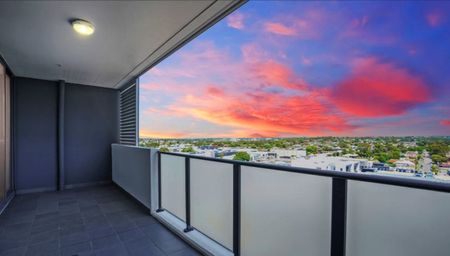 SPACIOUS TWO BEDROOM APARTMENT ON LEVEL 11 - RESORT-STYLE LIVING IN 'THE GALLERY BY CROWN' - Photo 4