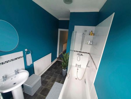 2 bedroom terraced house to rent - Photo 4