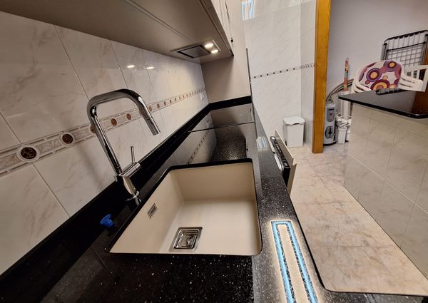 Ref.7505 2-Bedroom Apartment Just 300m from the Beach