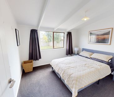 Kelvin Grove - 3 Bedrooms - Photo 2