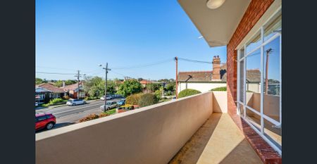 Spacious & Drenched in Natural Light - Photo 4