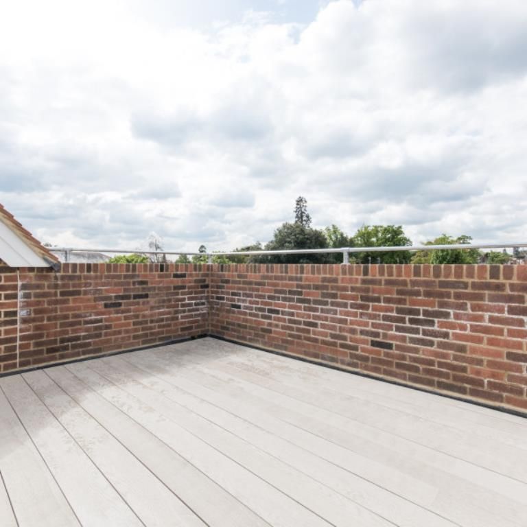 2 bedroom penthouse to rent - Photo 1