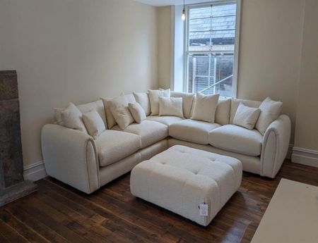 3 Bedroom Apartment To Let - Photo 3