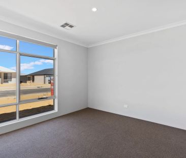 39 Kalbarri Way, - Photo 6