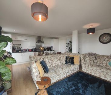 2 bedroom flat to rent - Photo 3