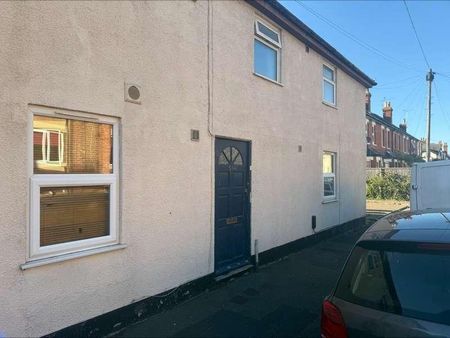 Queens Road, Farnborough, GU14 - Photo 3