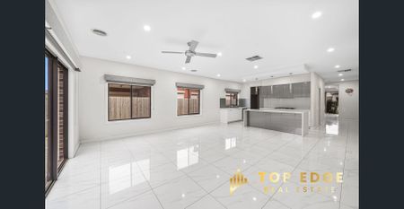 Modern & Spacious Family Home in the Heart of Aintree! - Photo 4