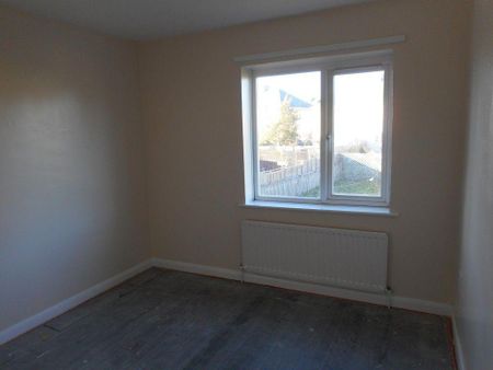 2 bedroom semi-detached house to rent - Photo 5
