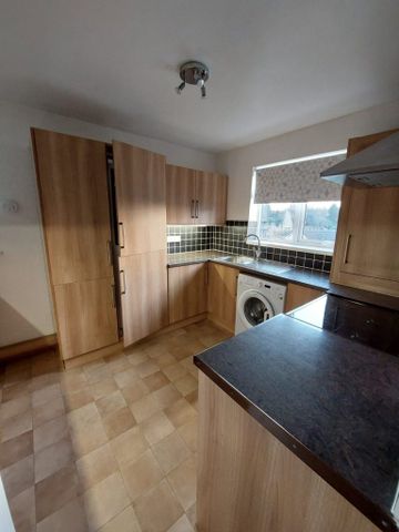 2 Bedroom Flat / Apartment - Kingsfield, Bursledon - Photo 3