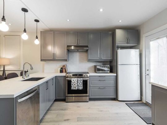 For Lease - 1047 Davenport Road Unit# Main, Toronto, Ontario - Photo 1