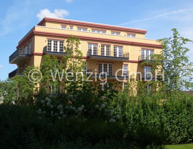 Gehobene 3-Zimmer-Penthouse-Wohnung (ca. 97m²) mit umlaufender Dachterrasse im Beaufort-Haus - Photo 1