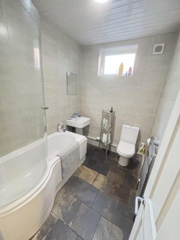 14 Bainbridge Road Downstairs, Leeds, LS6 3AD - Photo 5