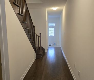 For Lease - 27 Donald Ficht Crescent, Brampton, Ontario - Photo 6