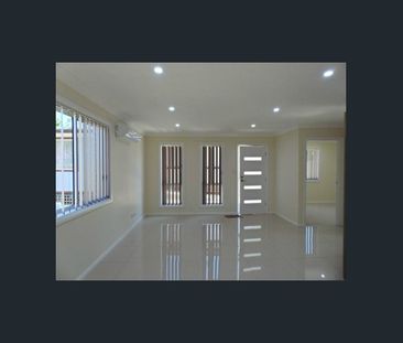 2 Bedroom Granny Flat - Walk to Station. Rent Includes Water. Solar... - Photo 5