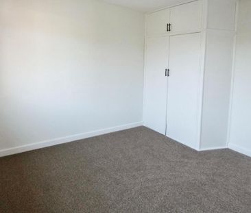 2 bedroom semi-detached bungalow to rent - Photo 4