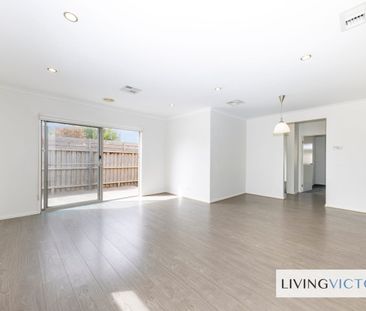 Spacious & Stylish Family Home in Prime Werribee Location - Photo 5