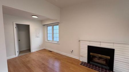 For Lease - 66 Paperbirch Drive Unit# Upper/Utility included, Toronto, Ontario - Photo 5