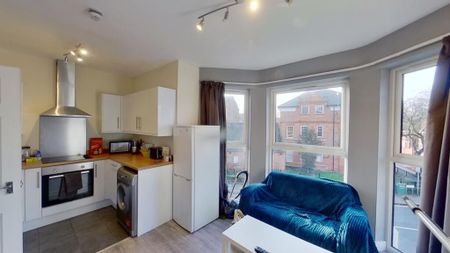 2 bedroom flat to rent - Photo 2
