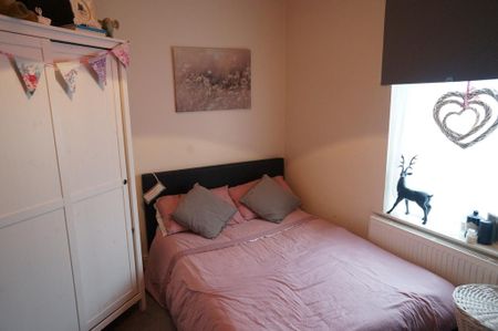 2 bedroom terraced house to rent - Photo 3