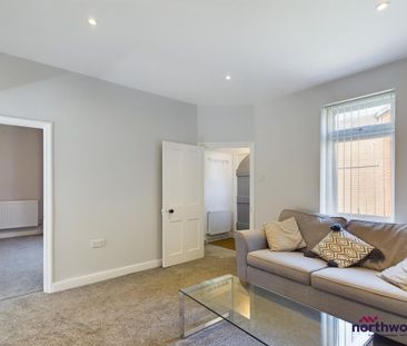 2 bedroom terraced house to rent - Photo 4