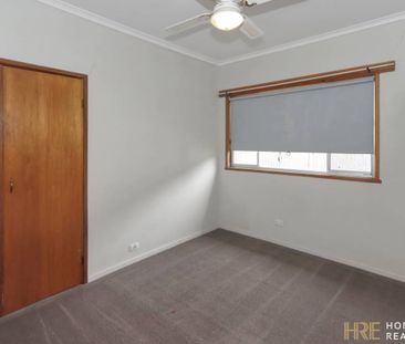 Spacious 3-Bedroom Home with Huge Shed – Close to the Rive - Photo 6