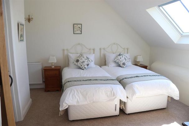 3 bedroom semi-detached house to rent - Photo 1