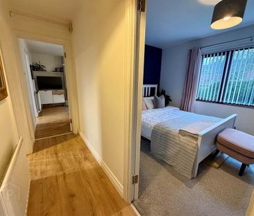 22b Lower Braniel Road, Belfast, BT5 7JQ - Photo 1