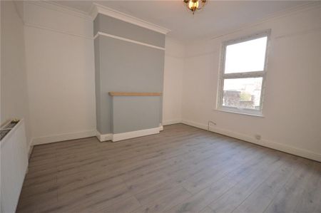 4 bedroom semi-detached house to rent - Photo 3