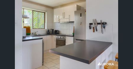 Fully Furnished Top Floor Apartment in Prestigious Ascot Location - Photo 4