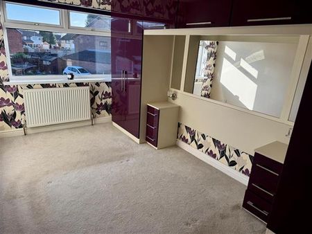 3 Bedroom Cluster House For Rent in The Links, Manchester - Photo 2