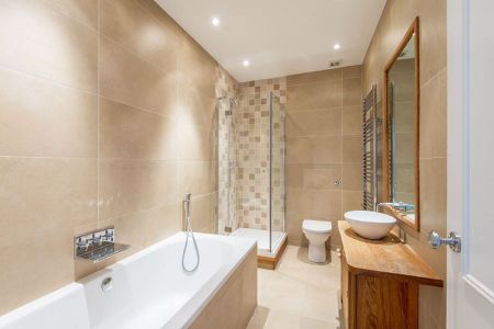 3 Bedroom Flat To Let - Photo 4