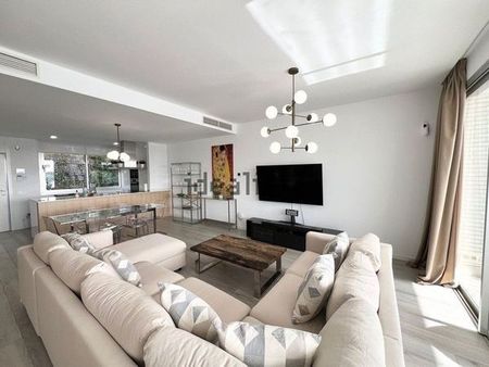 Alquiler de chalet pareado en Calle Islas Caimán - Photo 5