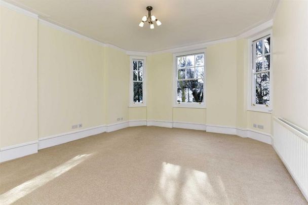 3 bedroom flat to rent - Photo 1