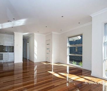 3/53 Lorimer Street, Greensborough - Photo 2